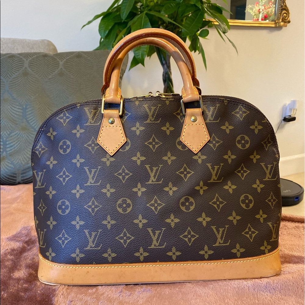 ❗️SOLD ❗️Louis Vuitton Alma pm